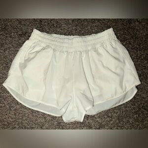 Women's Offline by Aerie Athletic Flowy White Shorts Size Large